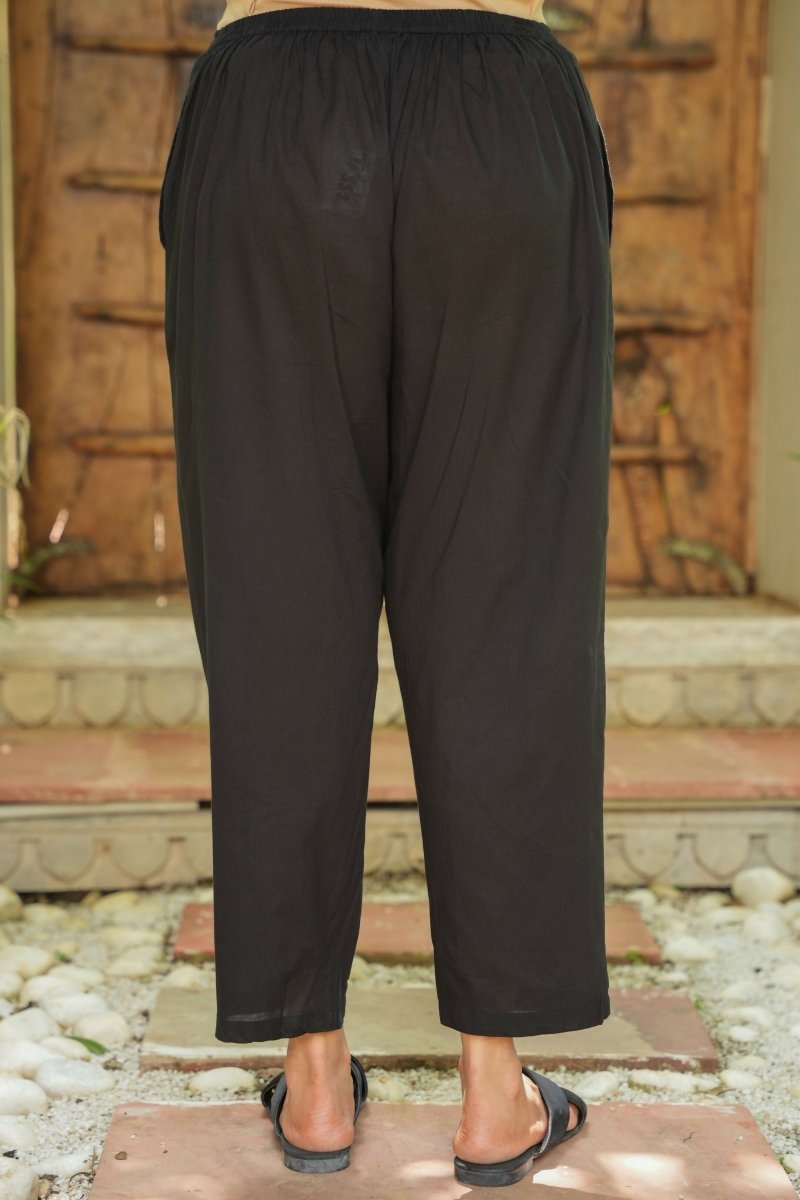 Aramya Straight Soft Cotton Solid Women's Kurta Set - Black