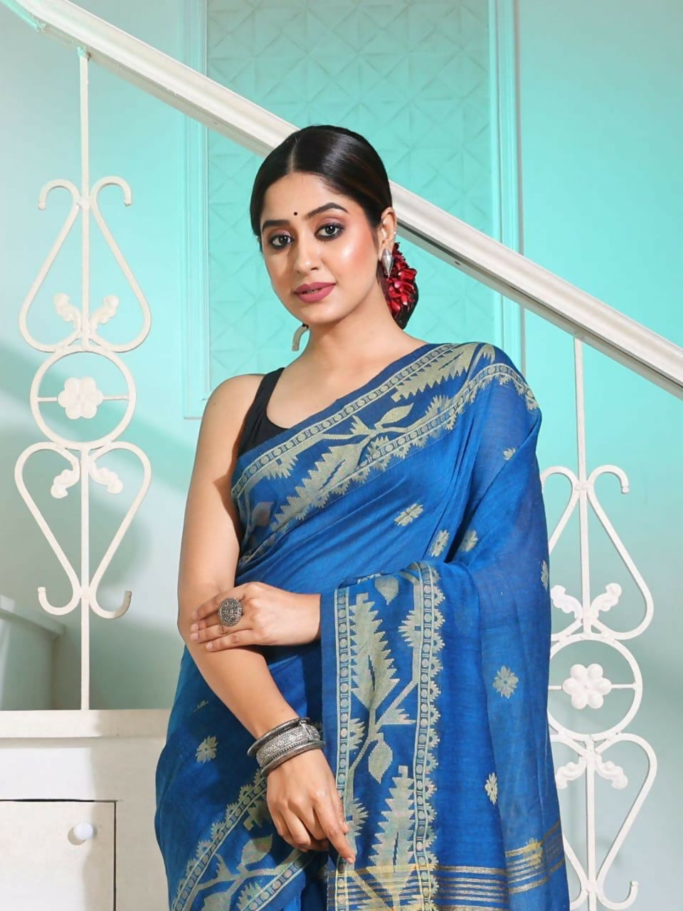 Exclusive Collection Beautiful Sky Pure Cotton Woven Handloom Saree With Running Blouse Piece