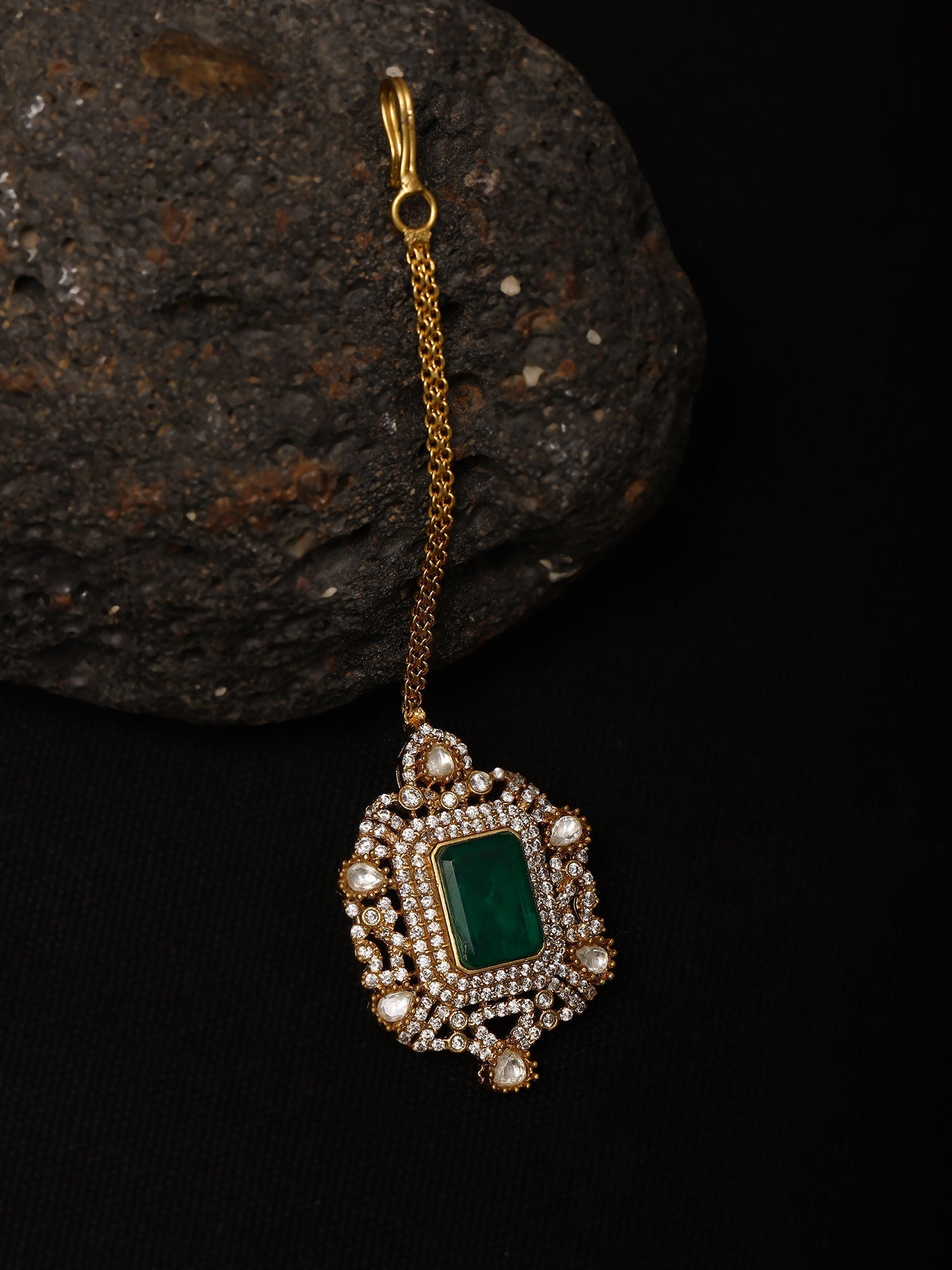 Kundan Maang Tikka with Diamonds & Emerald Stone - Ruby Raang