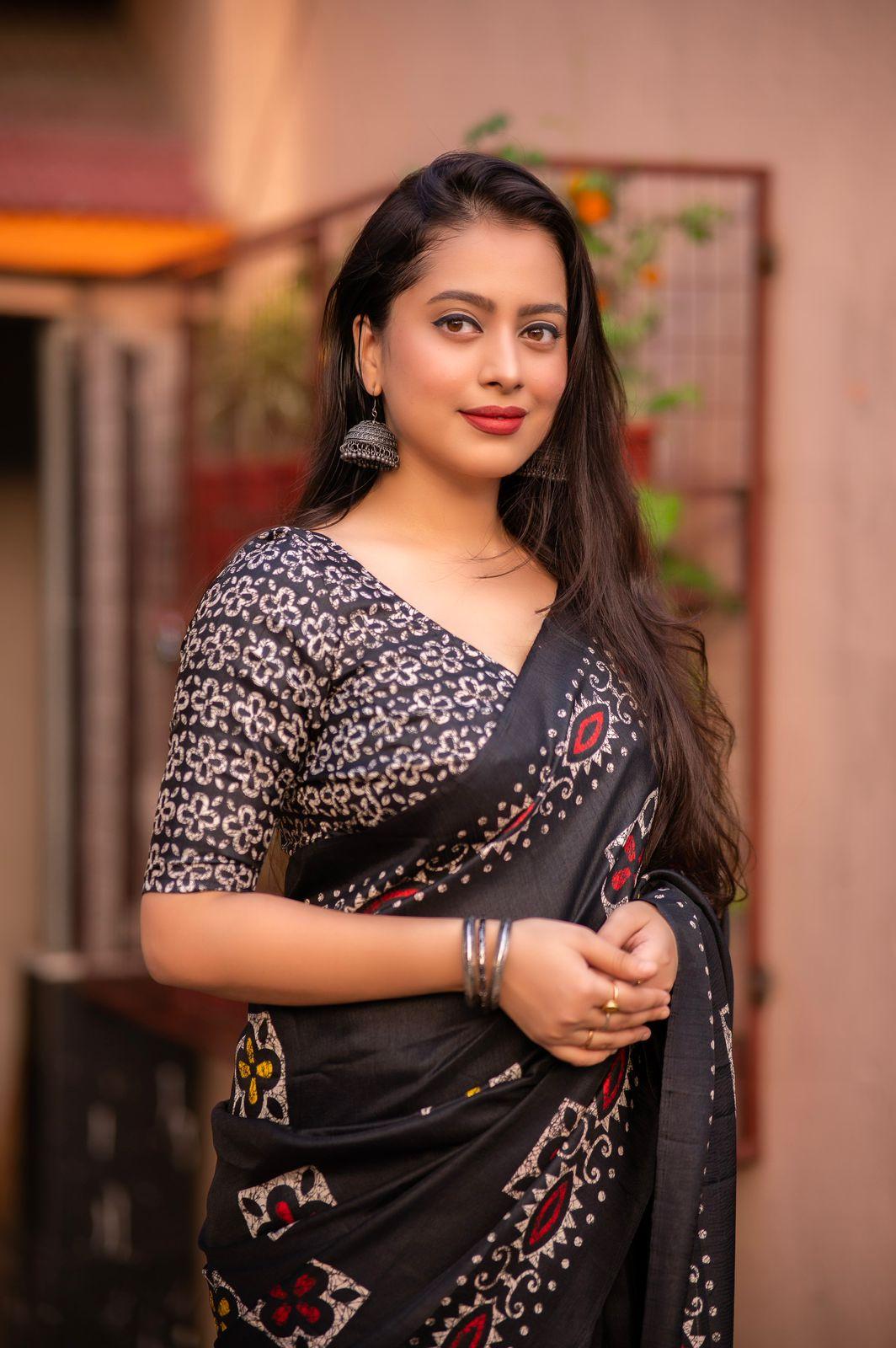 Black Silk Blend Ethnic Motifs Saree with Unstitched Blouse - Hiral Fashion
