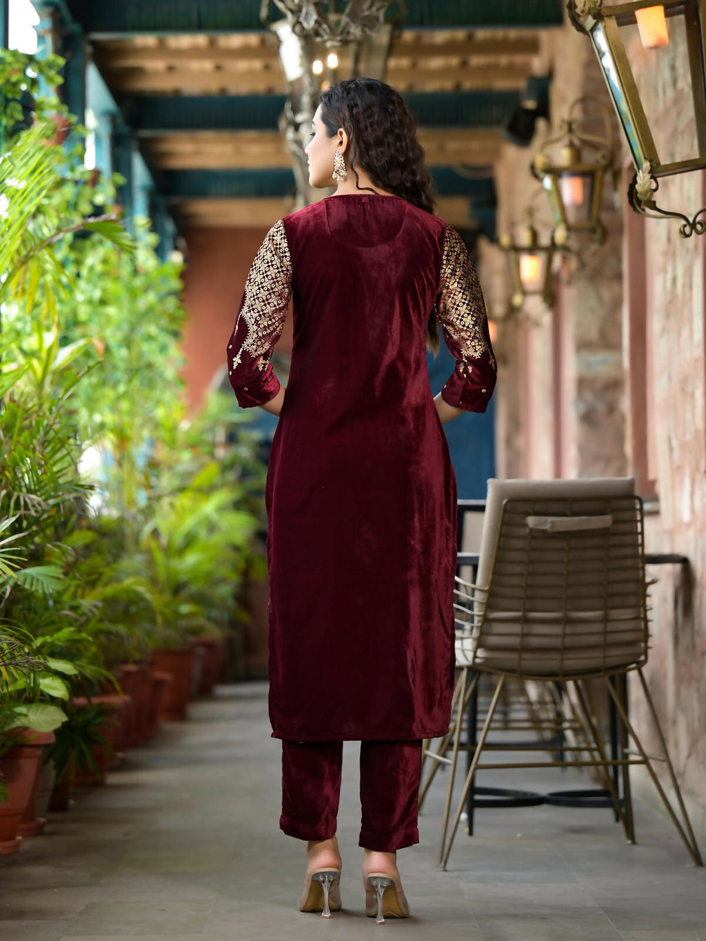 Juniper Women's Maroon Ethnic Motif Printed Velvet Kurta Set With Tassels