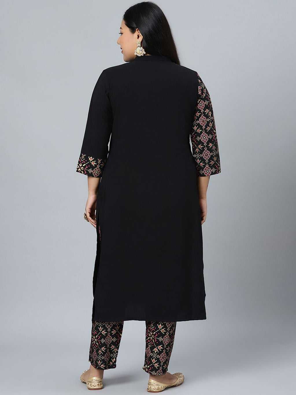 Sztori Plus Size Geometric Printed Mandarin Collar Straight Kurta With Trouser
