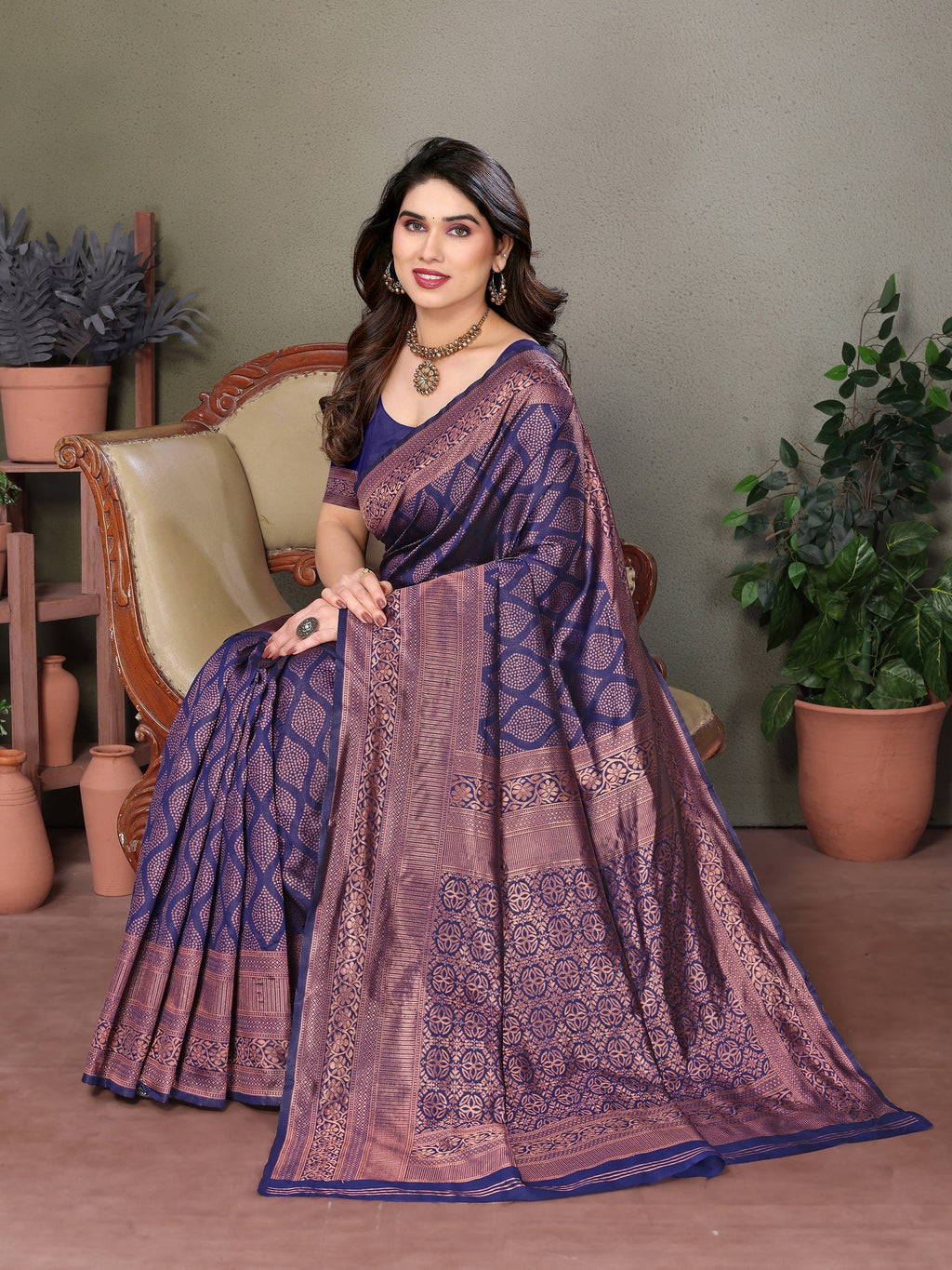Vedant Vastram Litchi Silk Banarasi Silk Saree - Navy