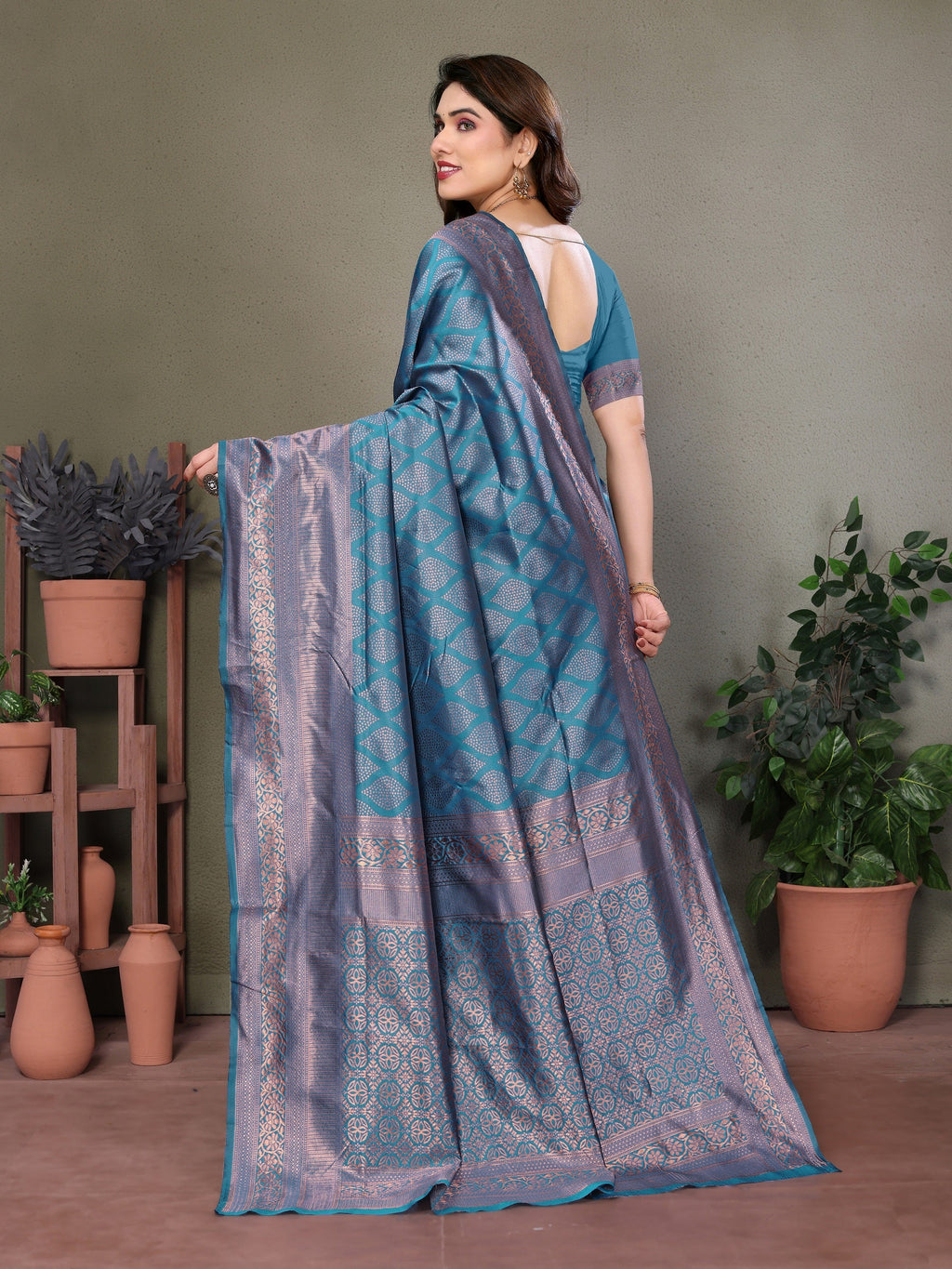 Vedant Vastram Litchi Silk Banarasi Silk Saree - Rama