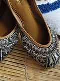 Desi Colour Women Indian Ethnic Footwear-Black Gungroo