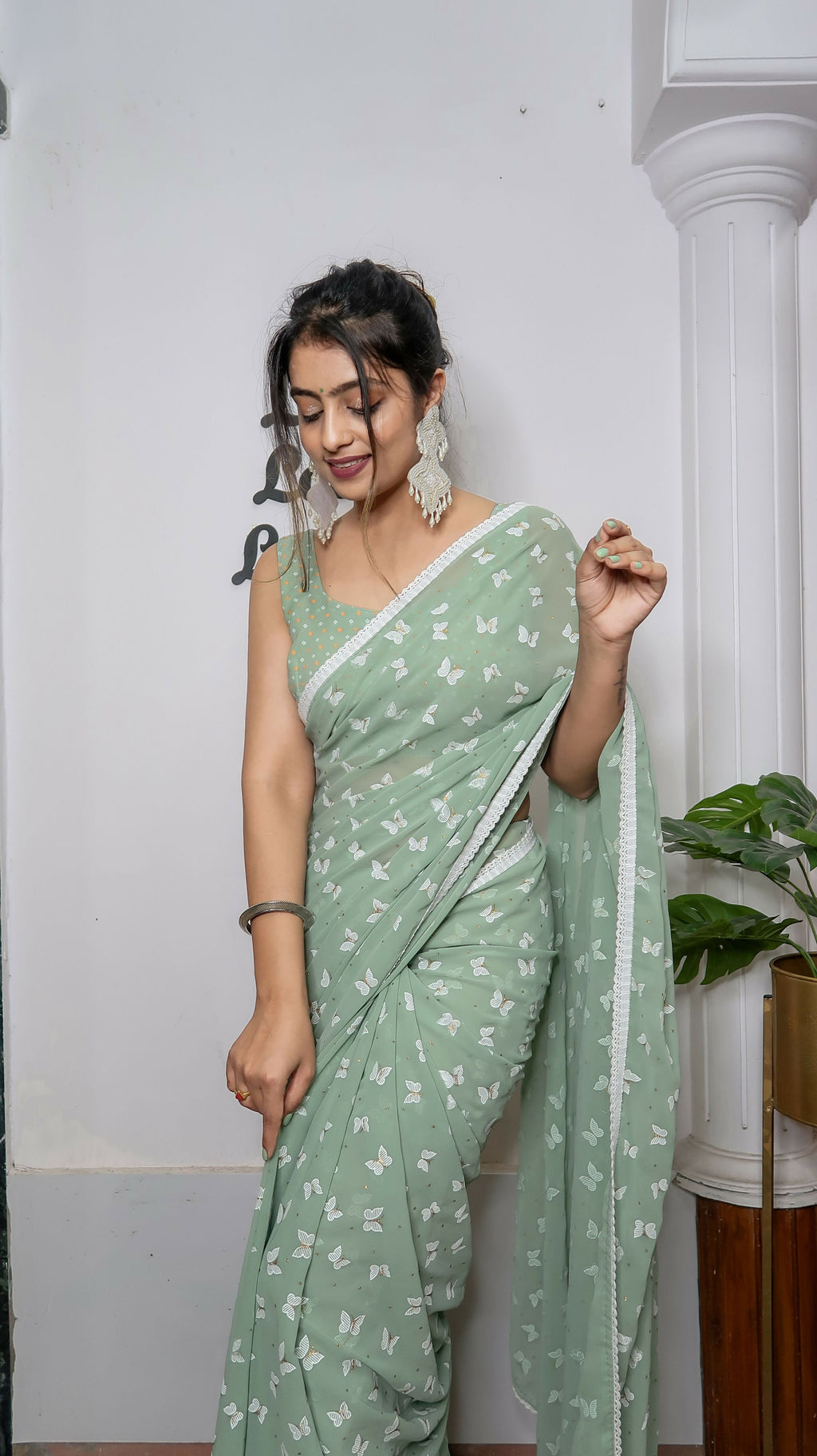 Vamsee Patangiyu Pista Green Georgette Saree