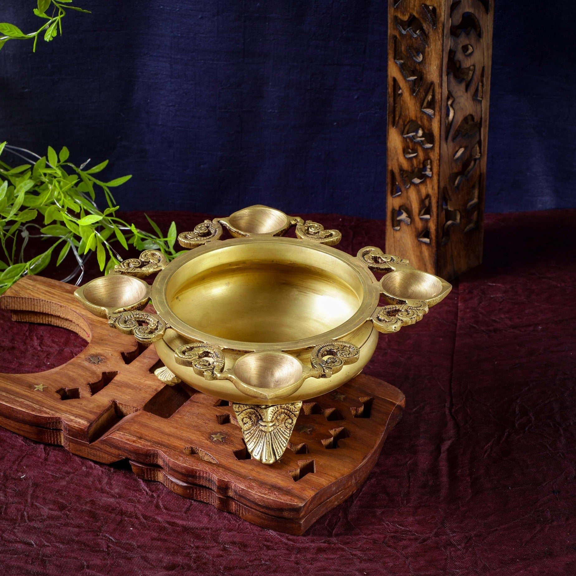 Sri Rudra Urli (SR 02320)
