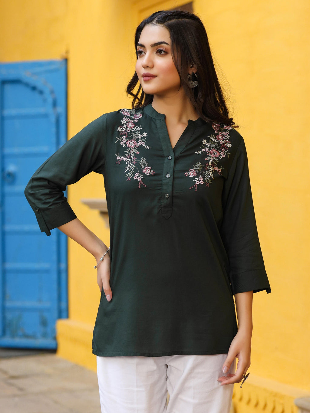 Juniper Women's Green Modal Rayon Embroidered Tunic