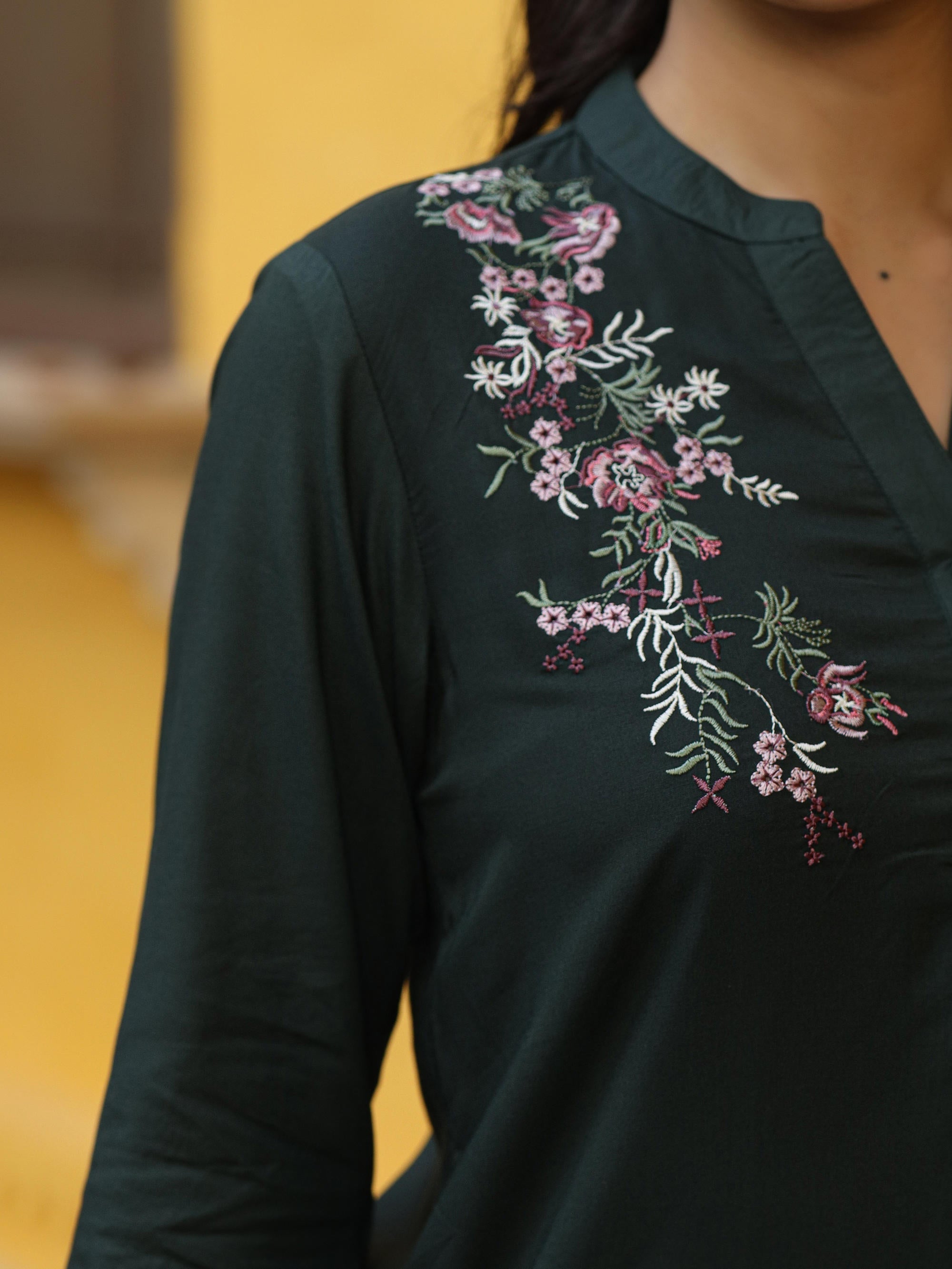 Juniper Women's Green Modal Rayon Embroidered Tunic