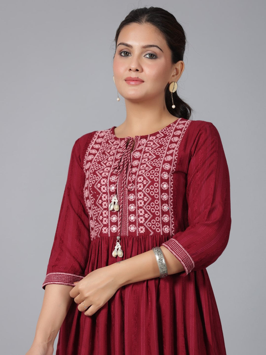 Juniper Women's Maroon Geometric Printed Rayon Tunic With Thread Work