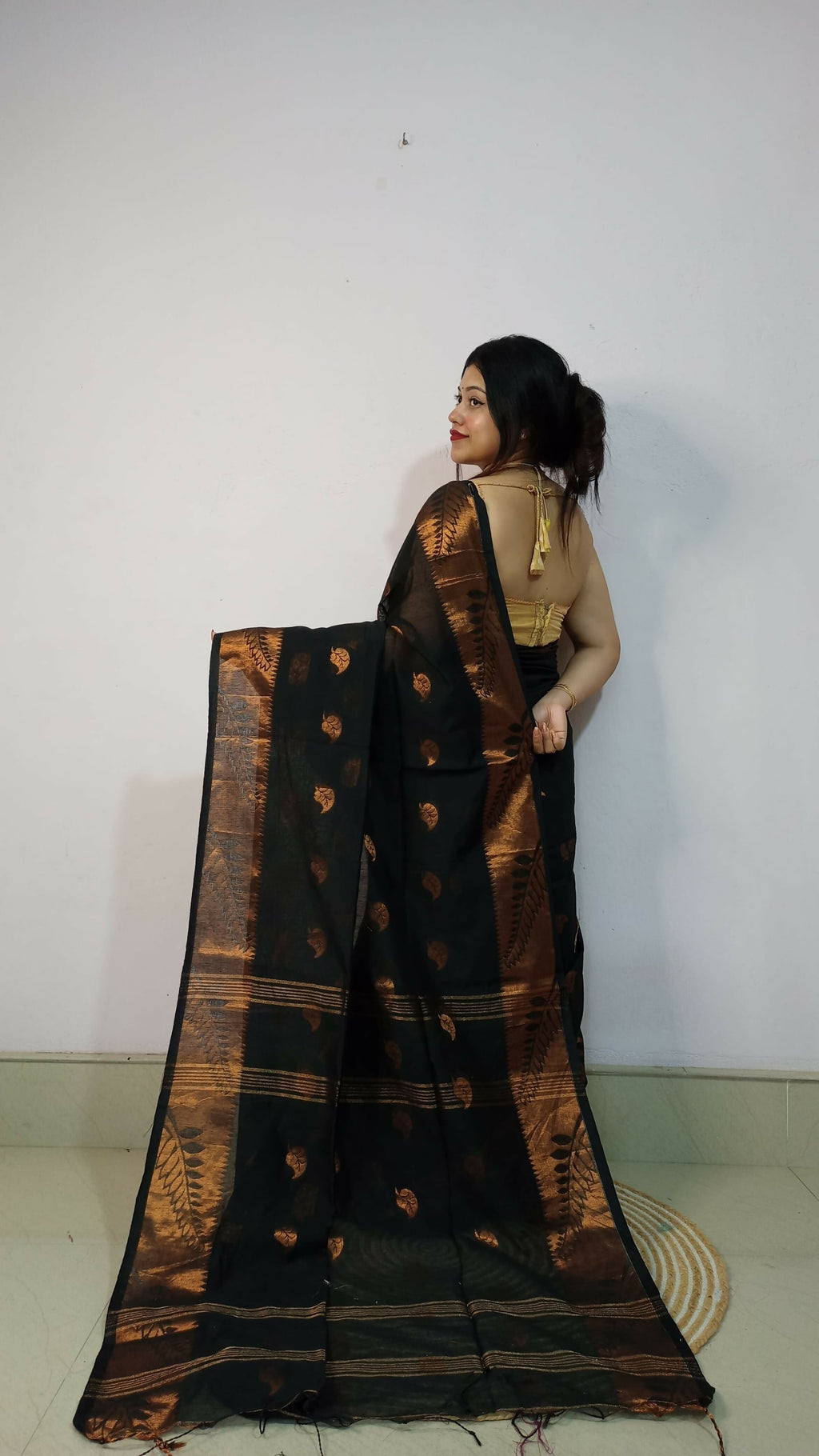 Exclusive Collection Beautiful Black Cotton Silk Woven Handloom Saree With Running Blouse Piece