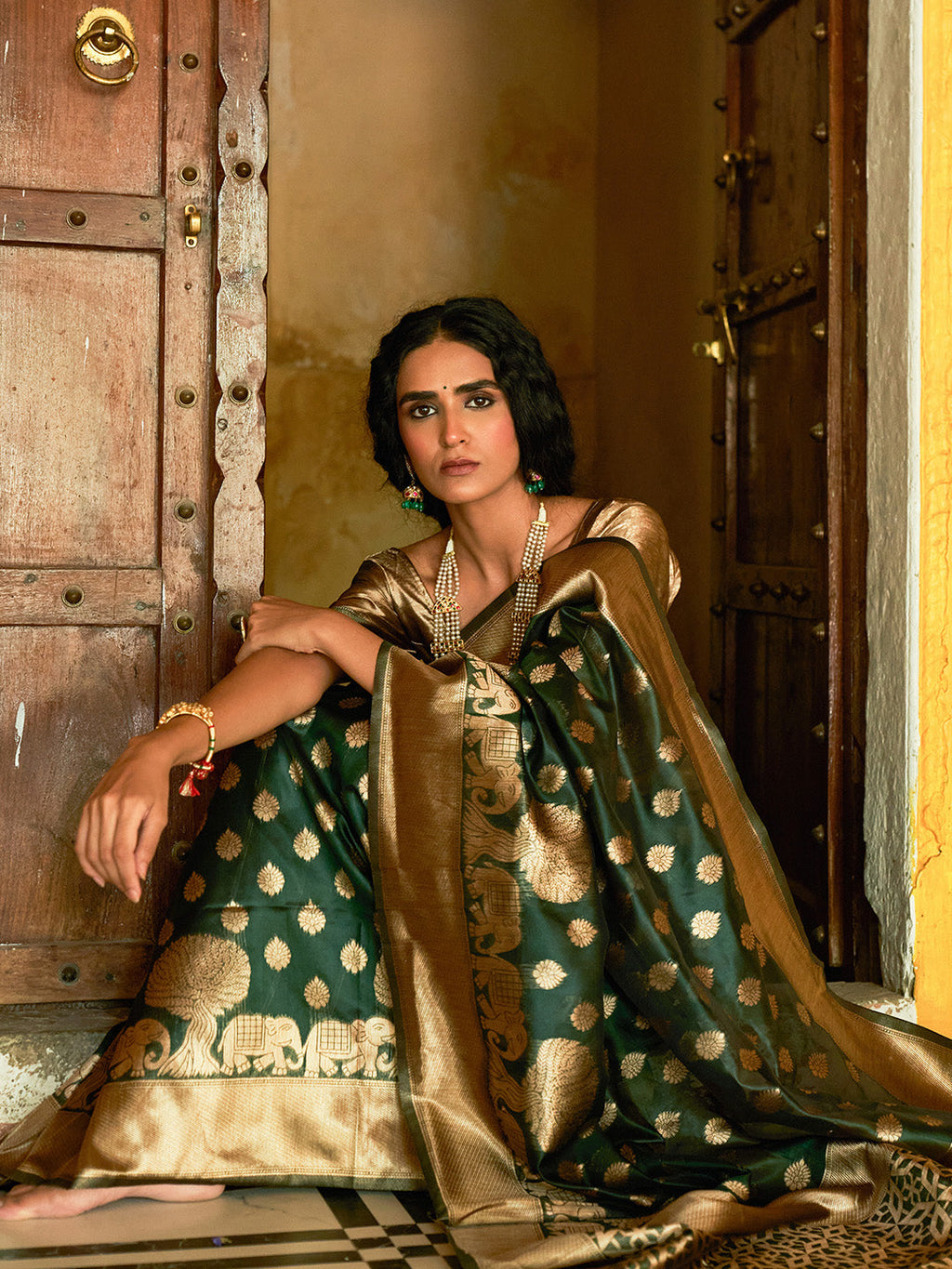 Janasya Dark Green Organza Woven Ethnic Motifs Kanjeevaram Saree