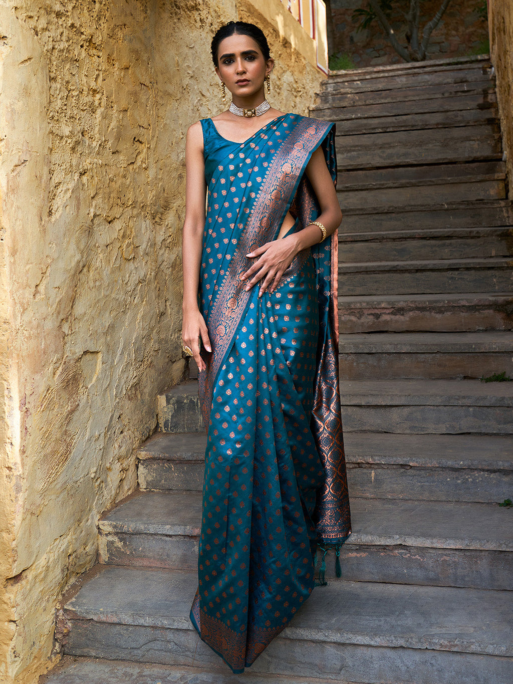 Janasya Green Banarasi Silk Ethnic Motifs Woven Design Saree