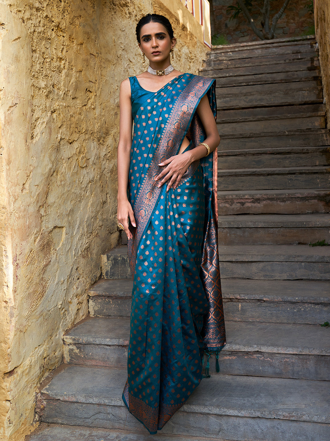 Janasya Green Banarasi Silk Ethnic Motifs Woven Design Saree