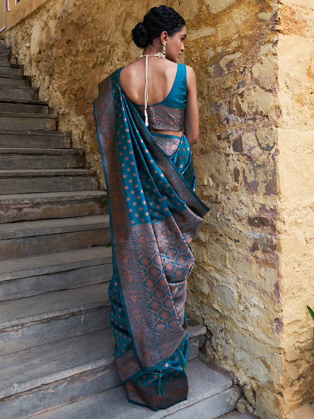 Janasya Green Banarasi Silk Ethnic Motifs Woven Design Saree