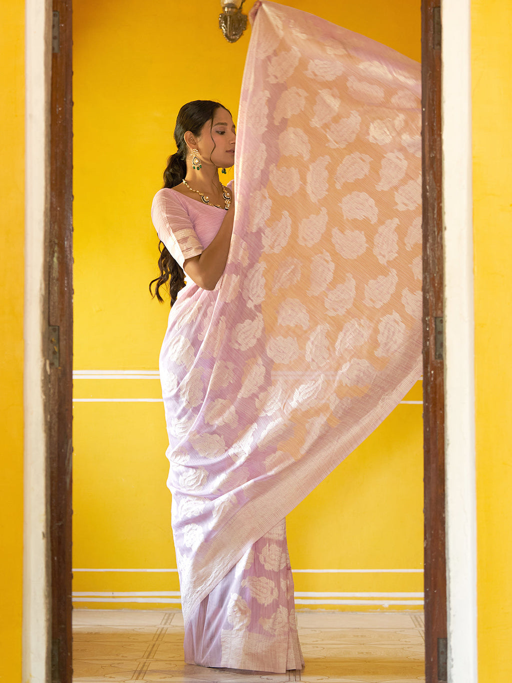 Janasya Lavender Linen Cotton Woven Paisley Woven Design Saree