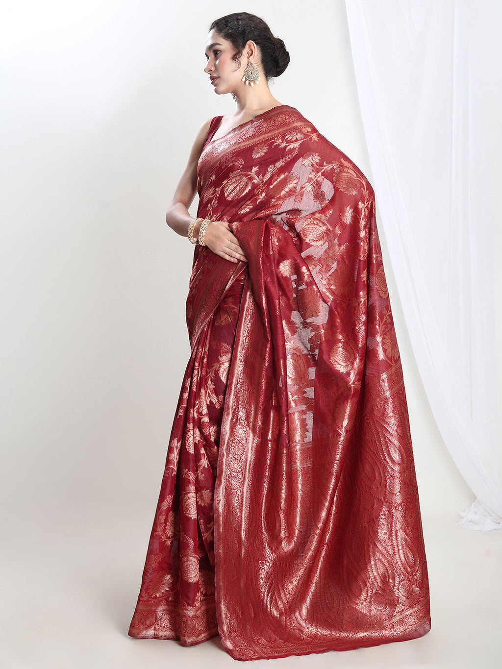 Janasya Red Silk Blend Floral Jacquard Saree