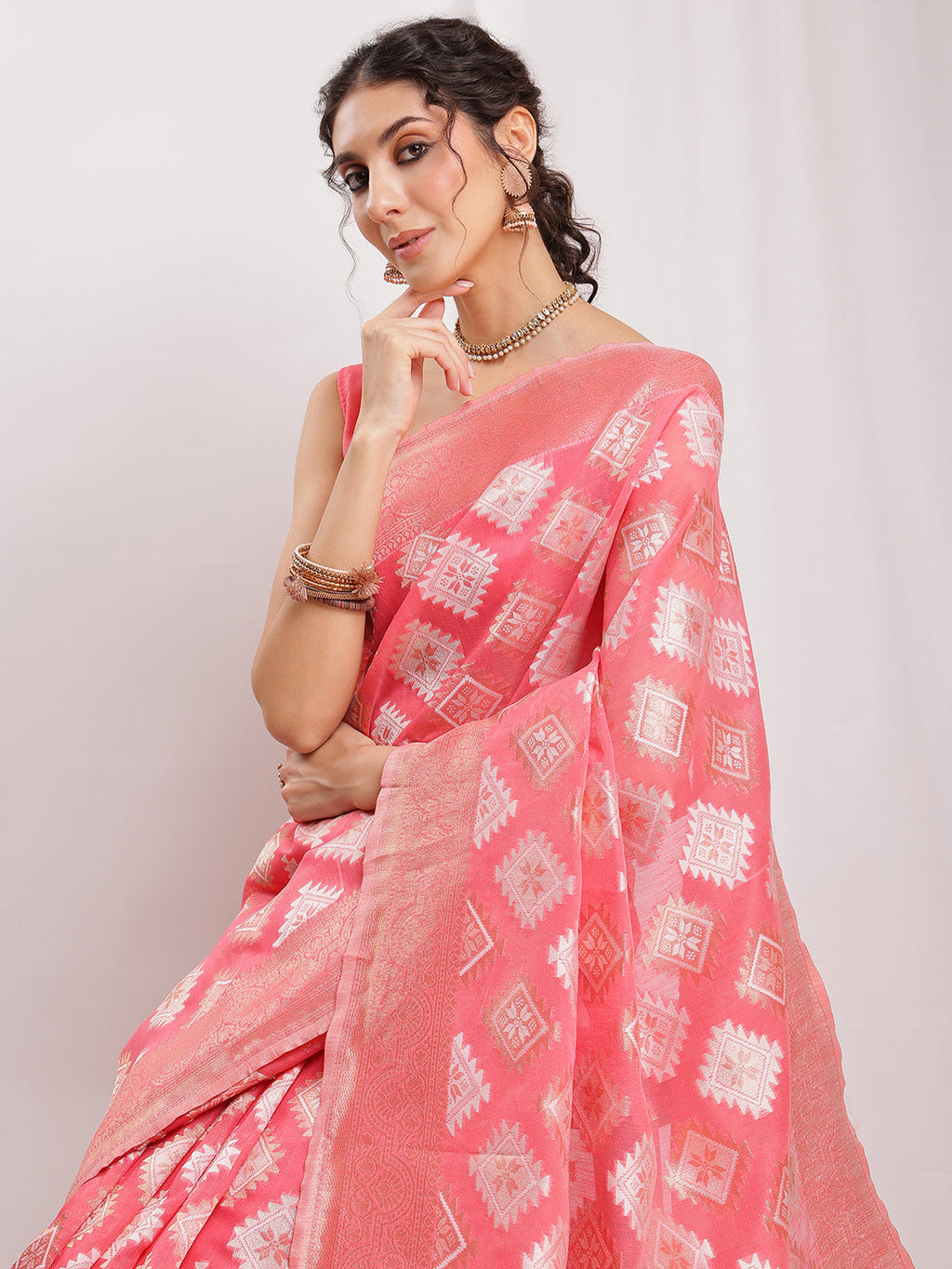 Janasya Navy Blue Silk Blend Geometric Jacquard Saree