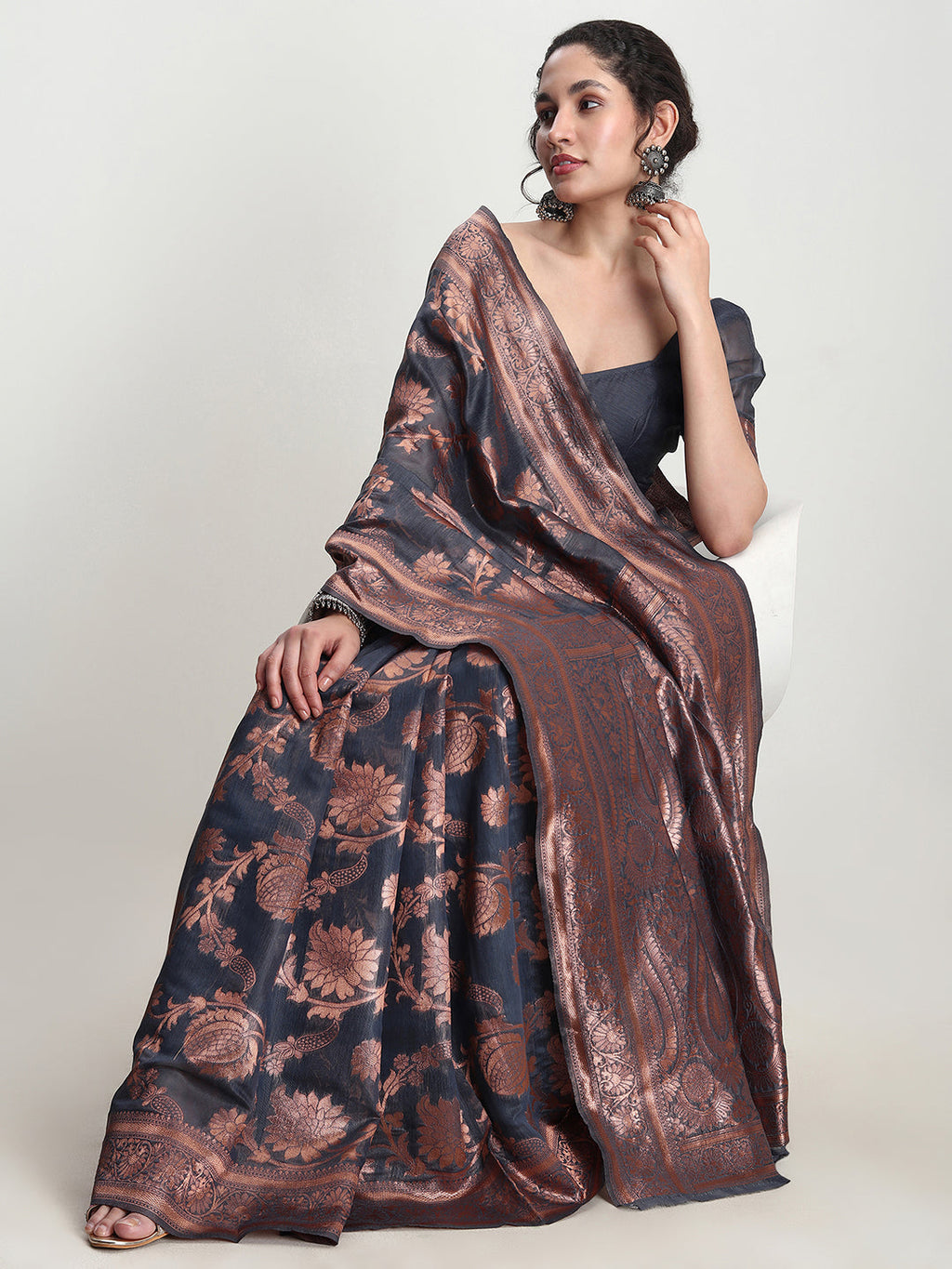 Janasya Dark Grey Silk Blend Floral Jacquard Saree