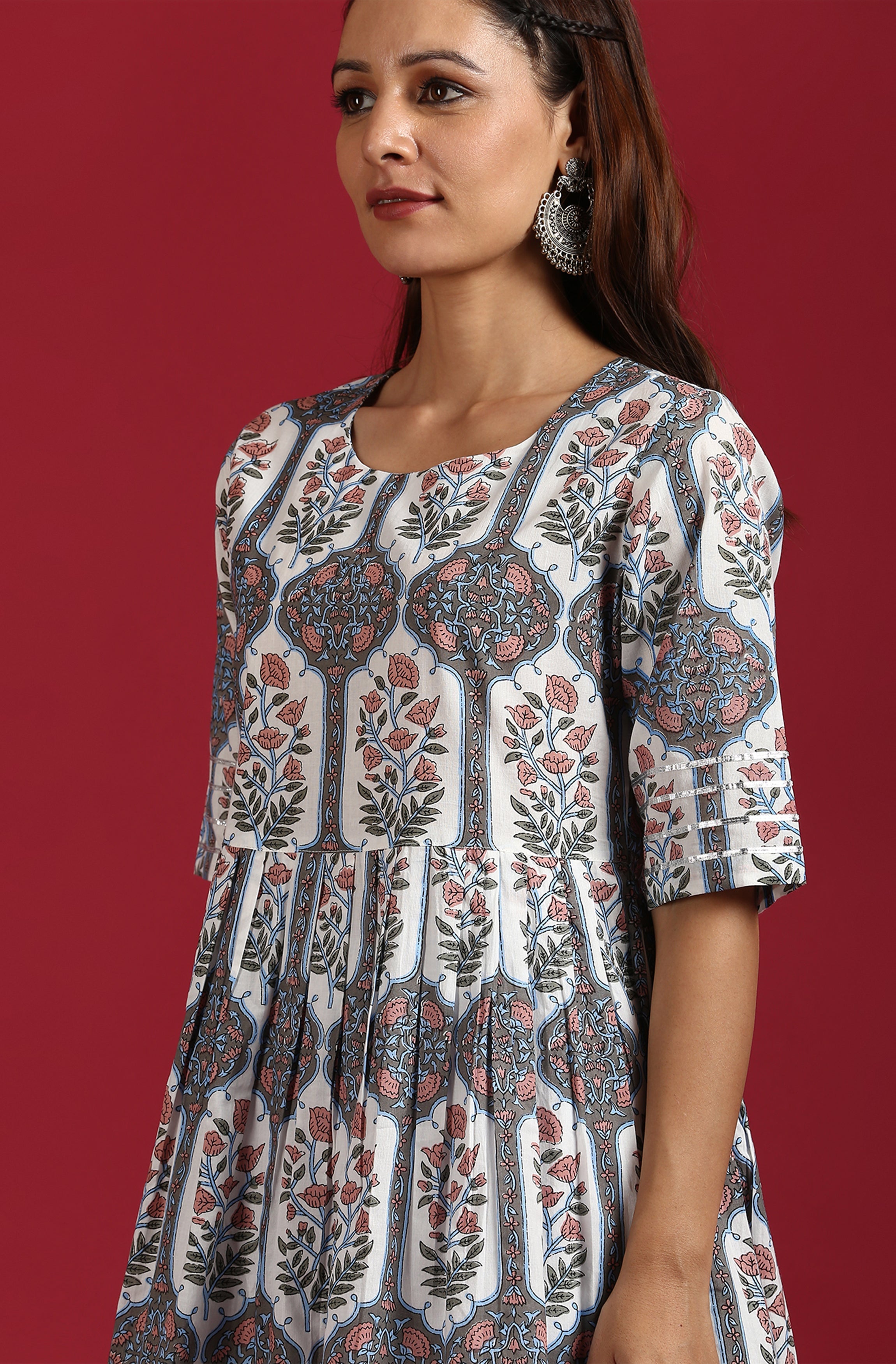 Janasya Women's White Cotton Botanical Print Kurta With Palazzo And Dupatta