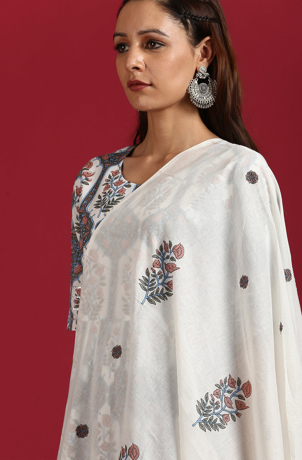 Janasya Women's White Cotton Botanical Print Kurta With Palazzo And Dupatta