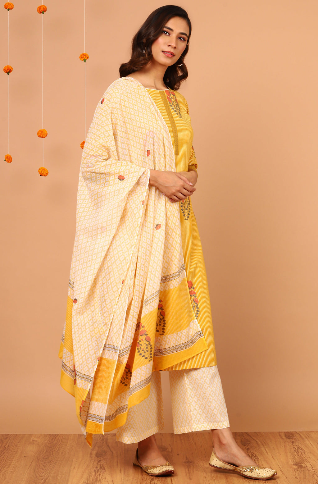 Janasya Women's Yellow Cotton Striped Kurta With Palazzo And Dupatta