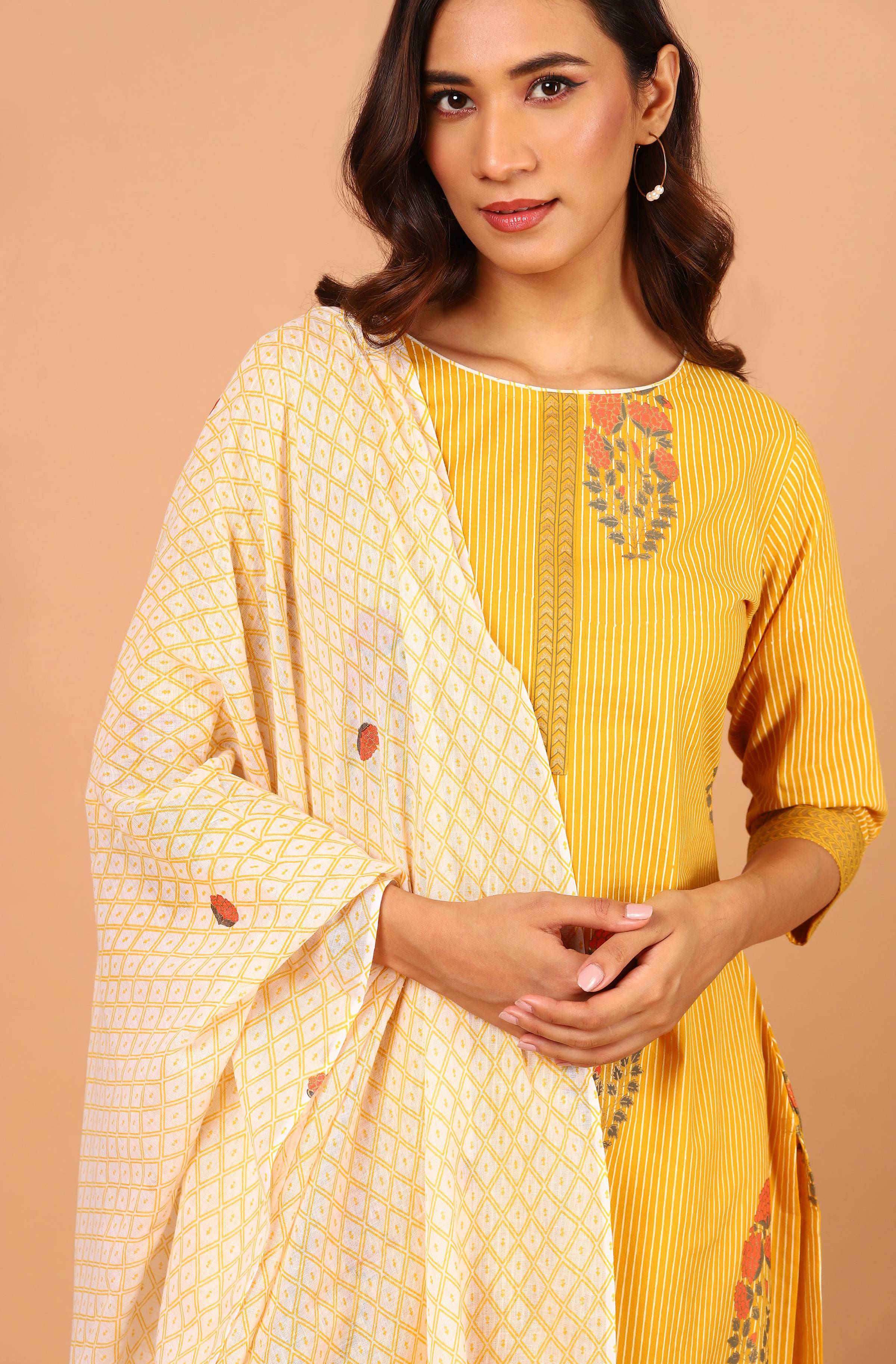 Janasya Women's Yellow Cotton Striped Kurta With Palazzo And Dupatta