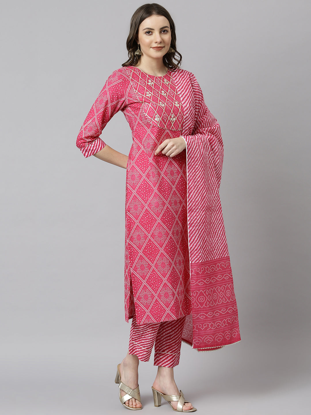 Janasya Women's Pink Cotton Bandhani Kurta With Pant And Dupatta