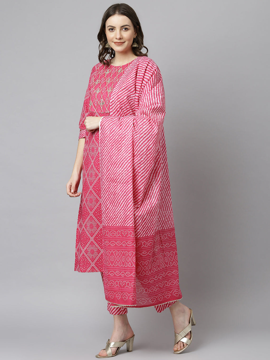 Janasya Women's Pink Cotton Bandhani Kurta With Pant And Dupatta