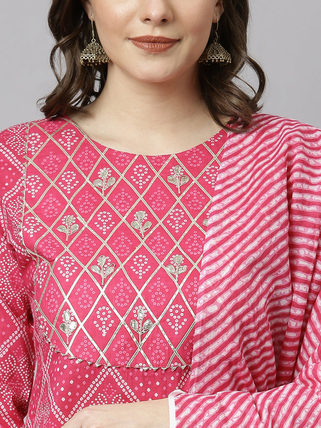 Janasya Women's Pink Cotton Bandhani Kurta With Pant And Dupatta
