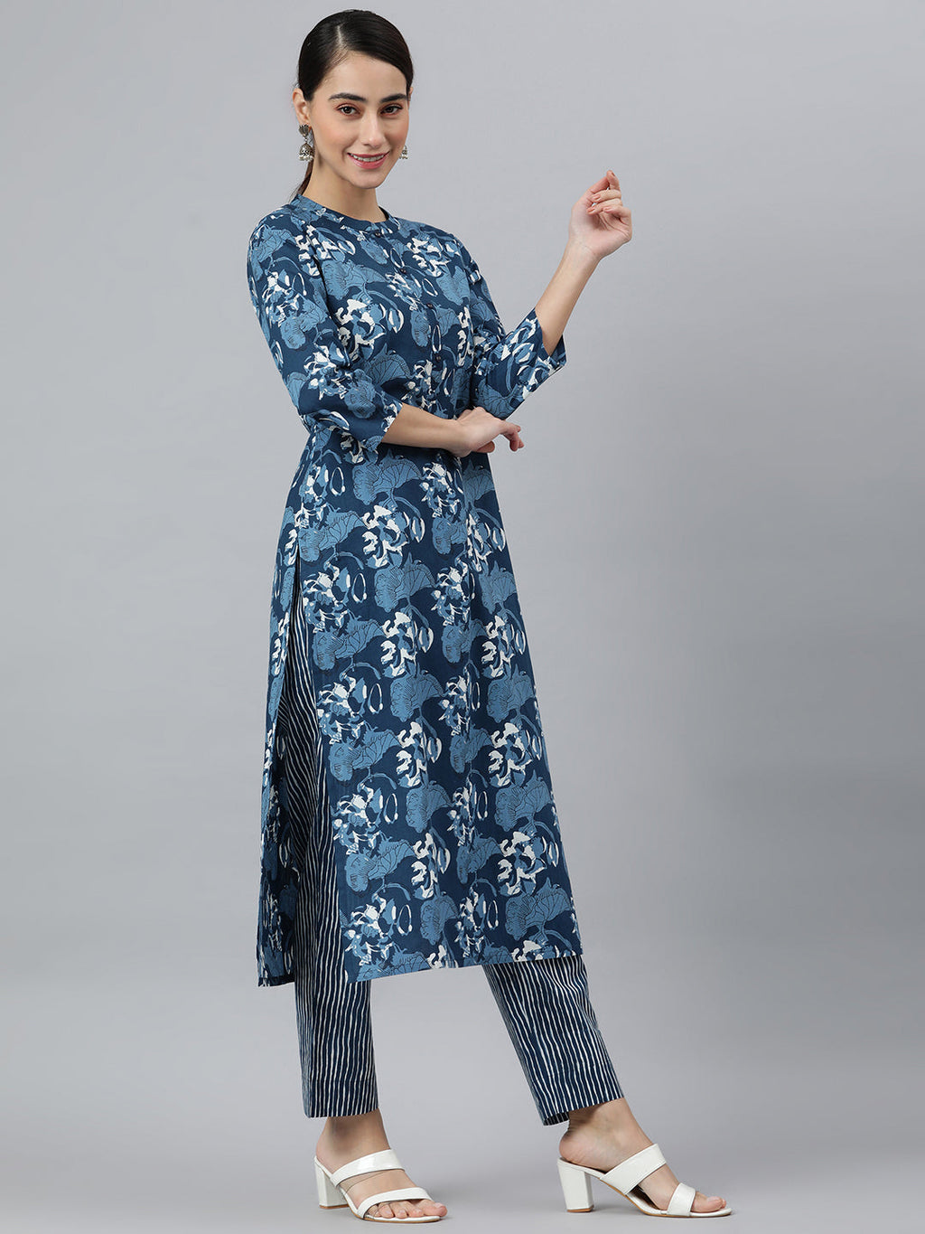 Janasya Women's Blue Cotton Block Print Kurta With Pant And Dupatta