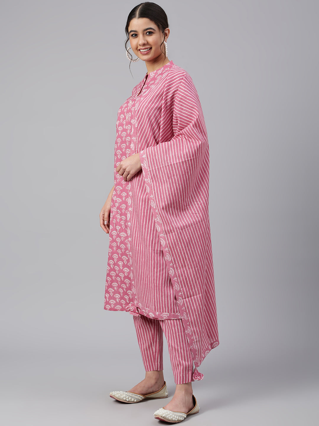 Janasya Women's Mauve Cotton Floral Print Kurta With Pant And Dupatta