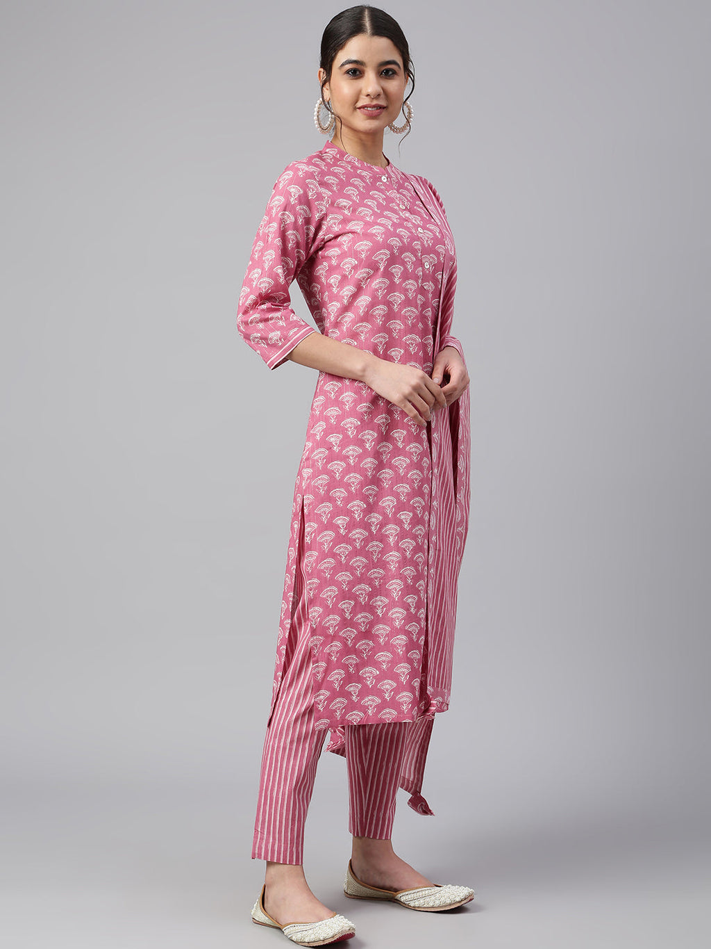 Janasya Women's Mauve Cotton Floral Print Kurta With Pant And Dupatta