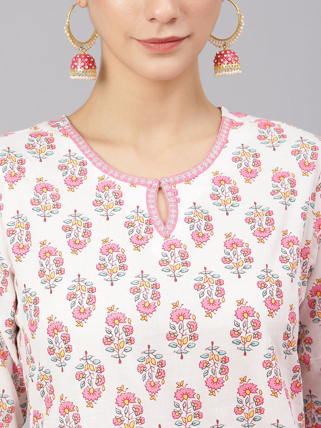 Janasya Women's Off White Cotton Floral Print Kurta With Pant And Dupatta
