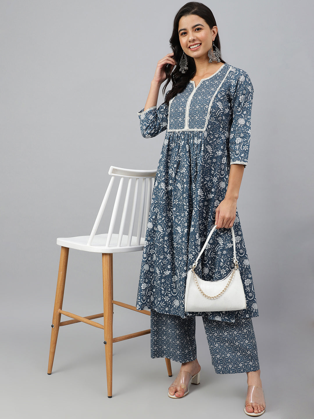 Janasya Women's Grey Cotton Floral Print Kurta With Palazzo