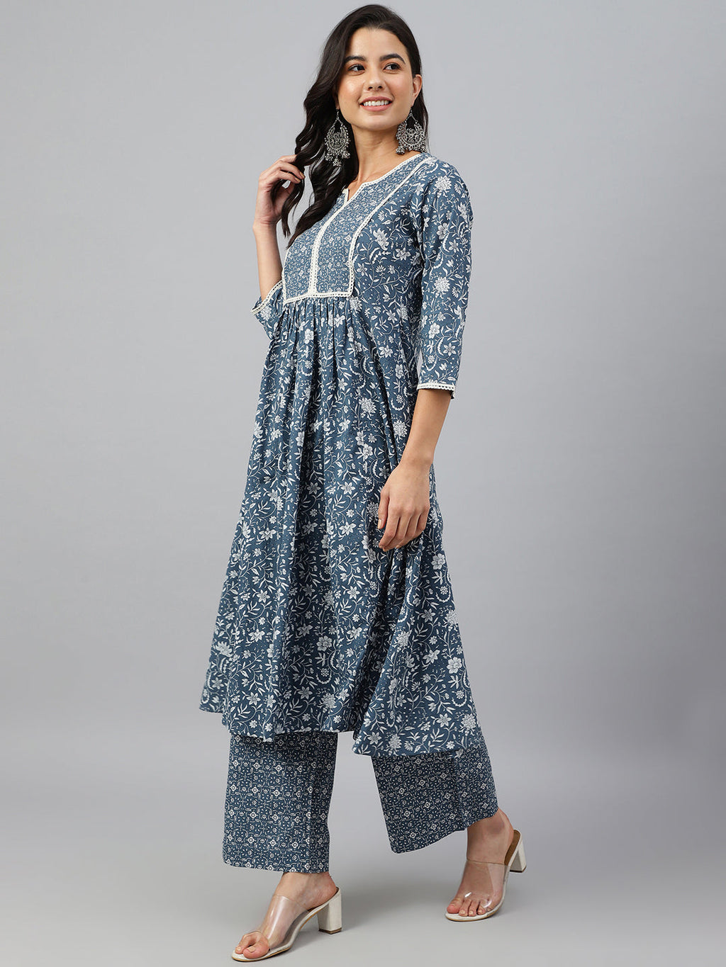 Janasya Women's Grey Cotton Floral Print Kurta With Palazzo