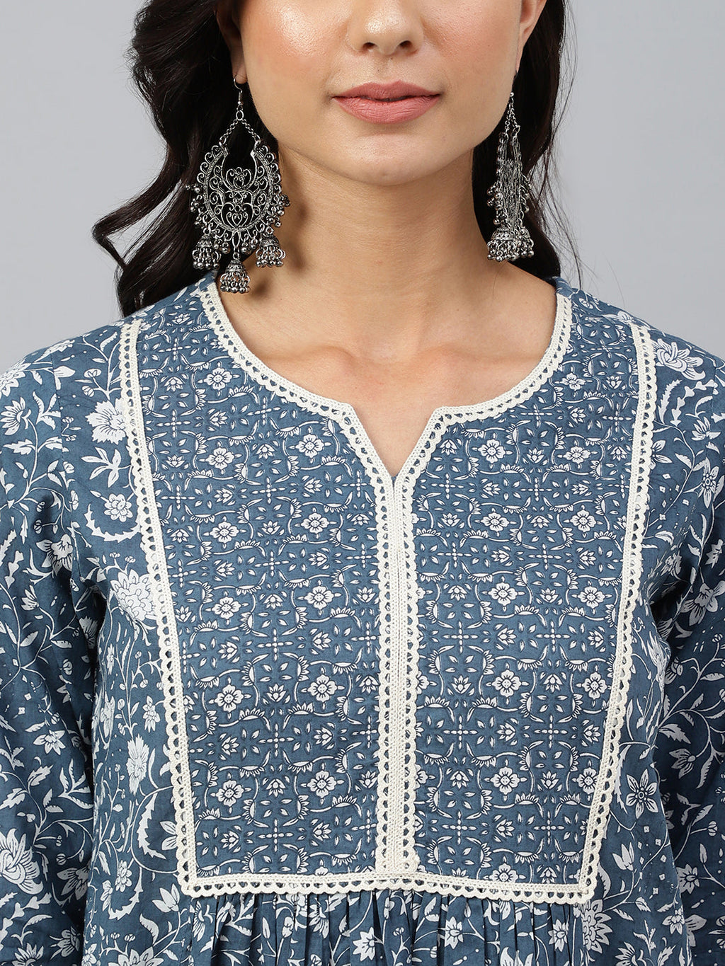 Janasya Women's Grey Cotton Floral Print Kurta With Palazzo
