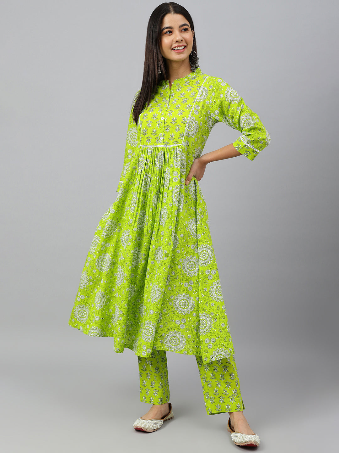 Janasya Women's Light Green Cotton Block Print Kurta With Pant