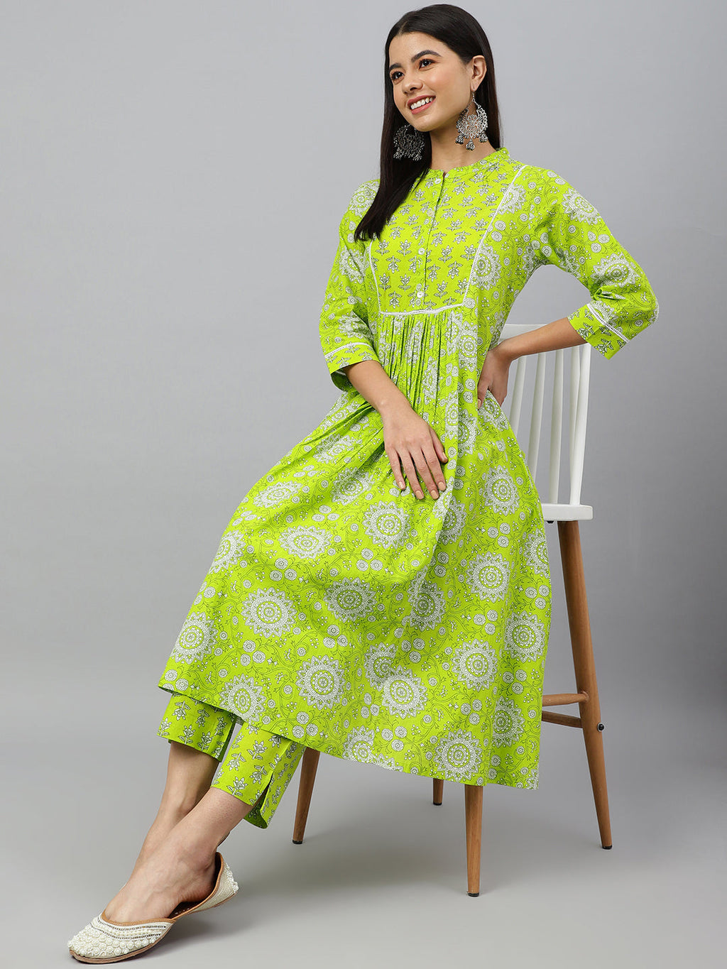 Janasya Women's Light Green Cotton Block Print Kurta With Pant