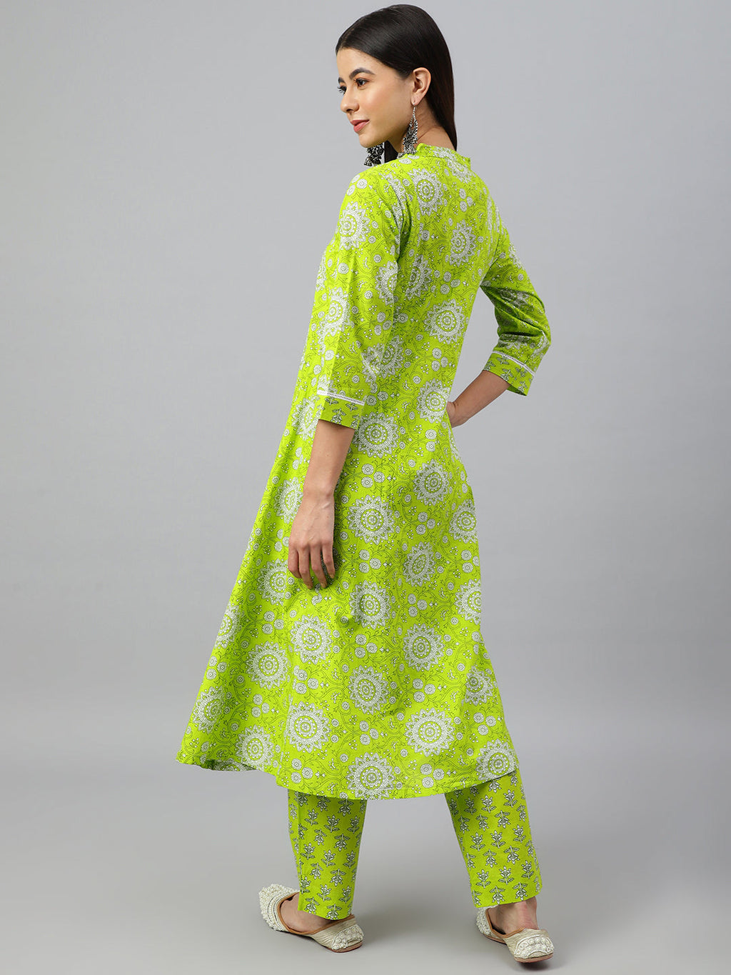 Janasya Women's Light Green Cotton Block Print Kurta With Pant