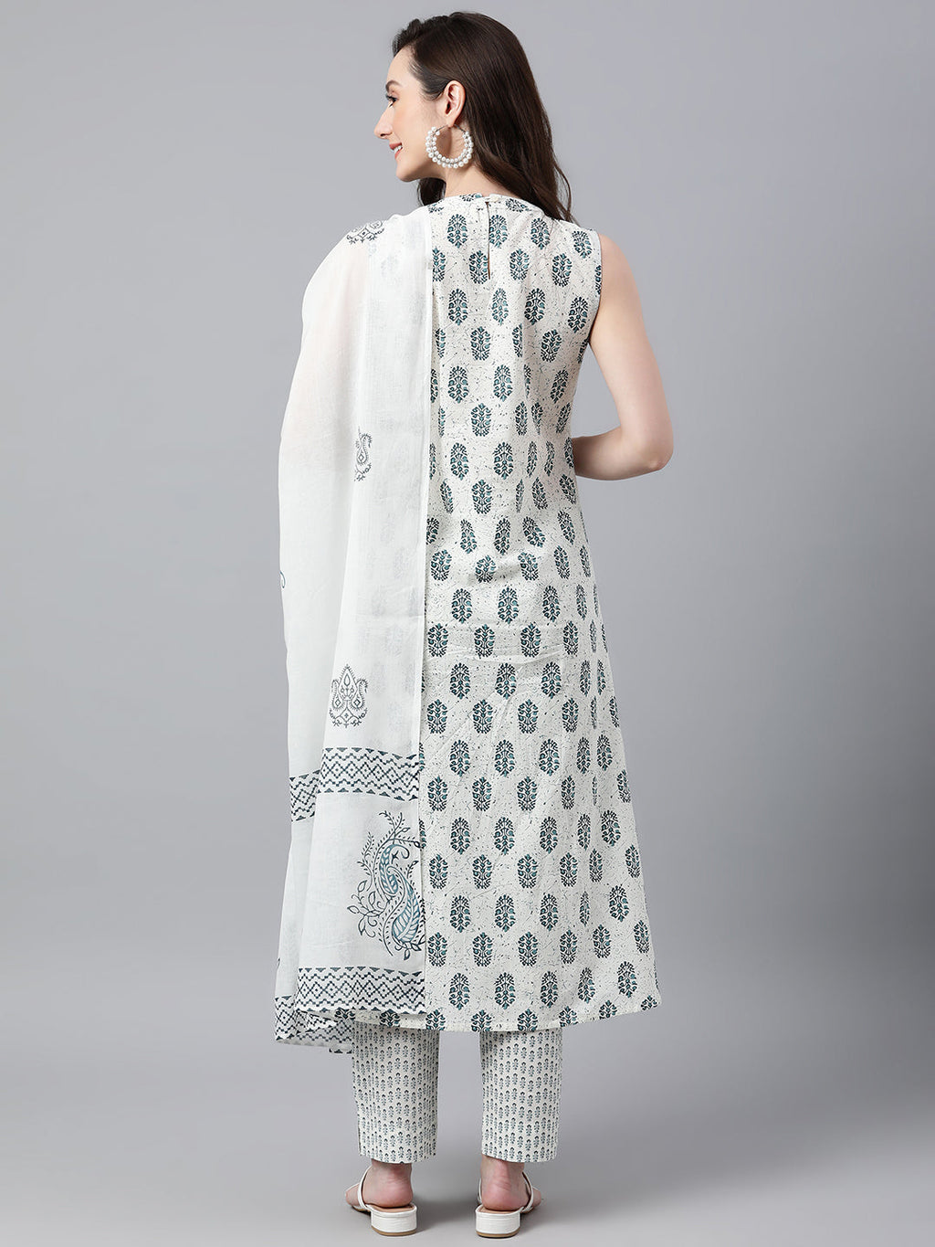 Janasya Women's White Cotton Floral Print Kurta With Pant And Dupatta
