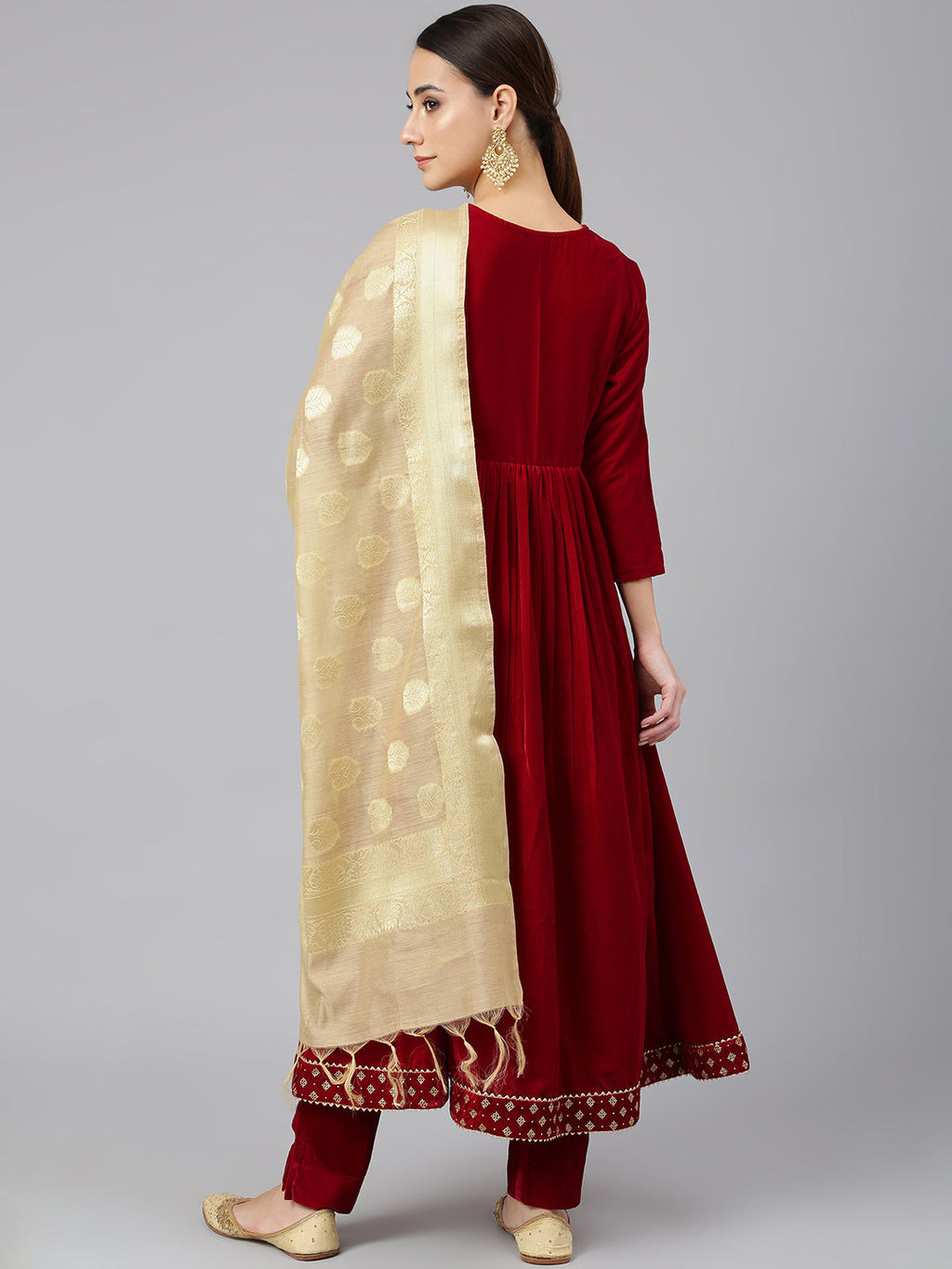 Janasya Women's Maroon Velvet Solid Kurta With Pant And Dupatta