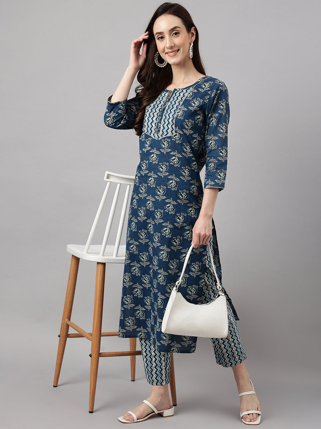Janasya Women's Blue Cotton Floral Printed Straight Casual Kurta Set
