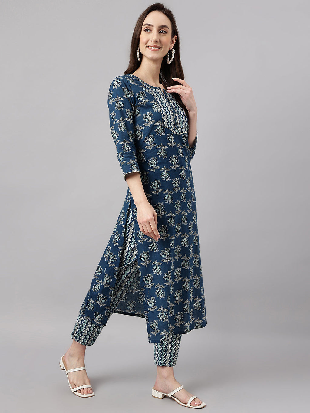 Janasya Women's Blue Cotton Floral Printed Straight Casual Kurta Set
