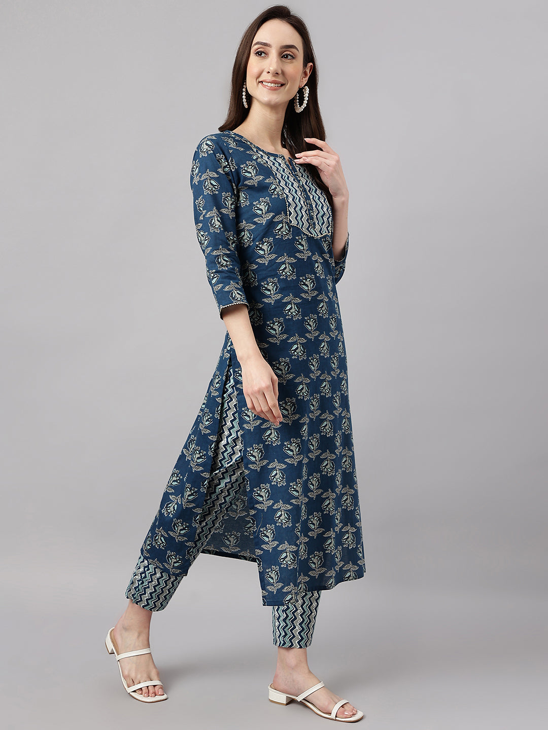 Janasya Women's Blue Cotton Floral Printed Straight Casual Kurta Set