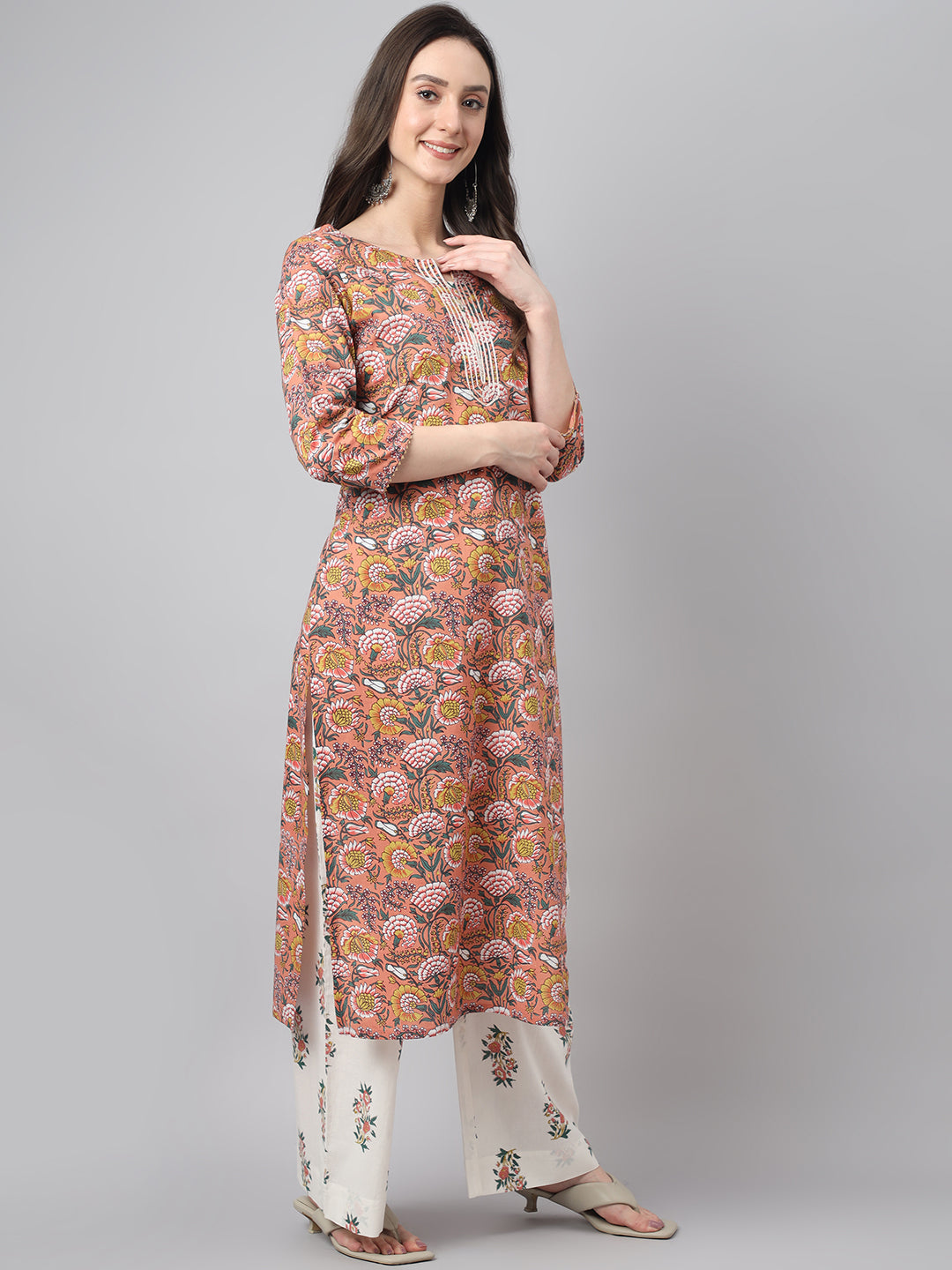 Janasya Women's Pink Cotton Floral Printed Straight Festive Kurta Set