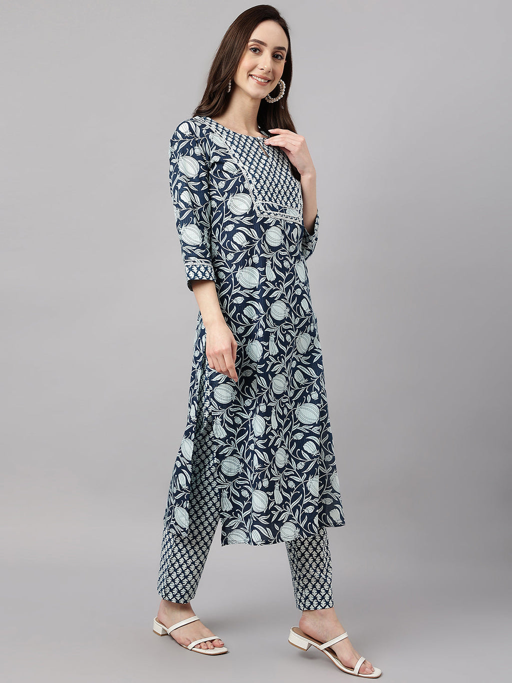 Janasya Women's Navy Blue Cotton Botanical Printed Straight Casual Kurta Set