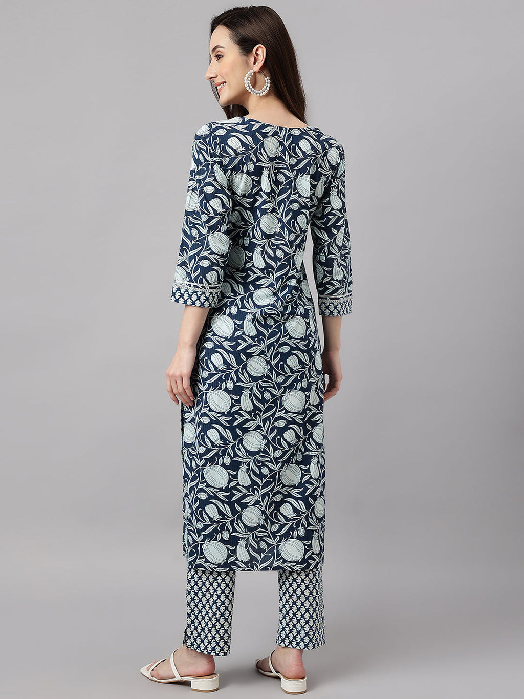 Janasya Women's Navy Blue Cotton Botanical Printed Straight Casual Kurta Set