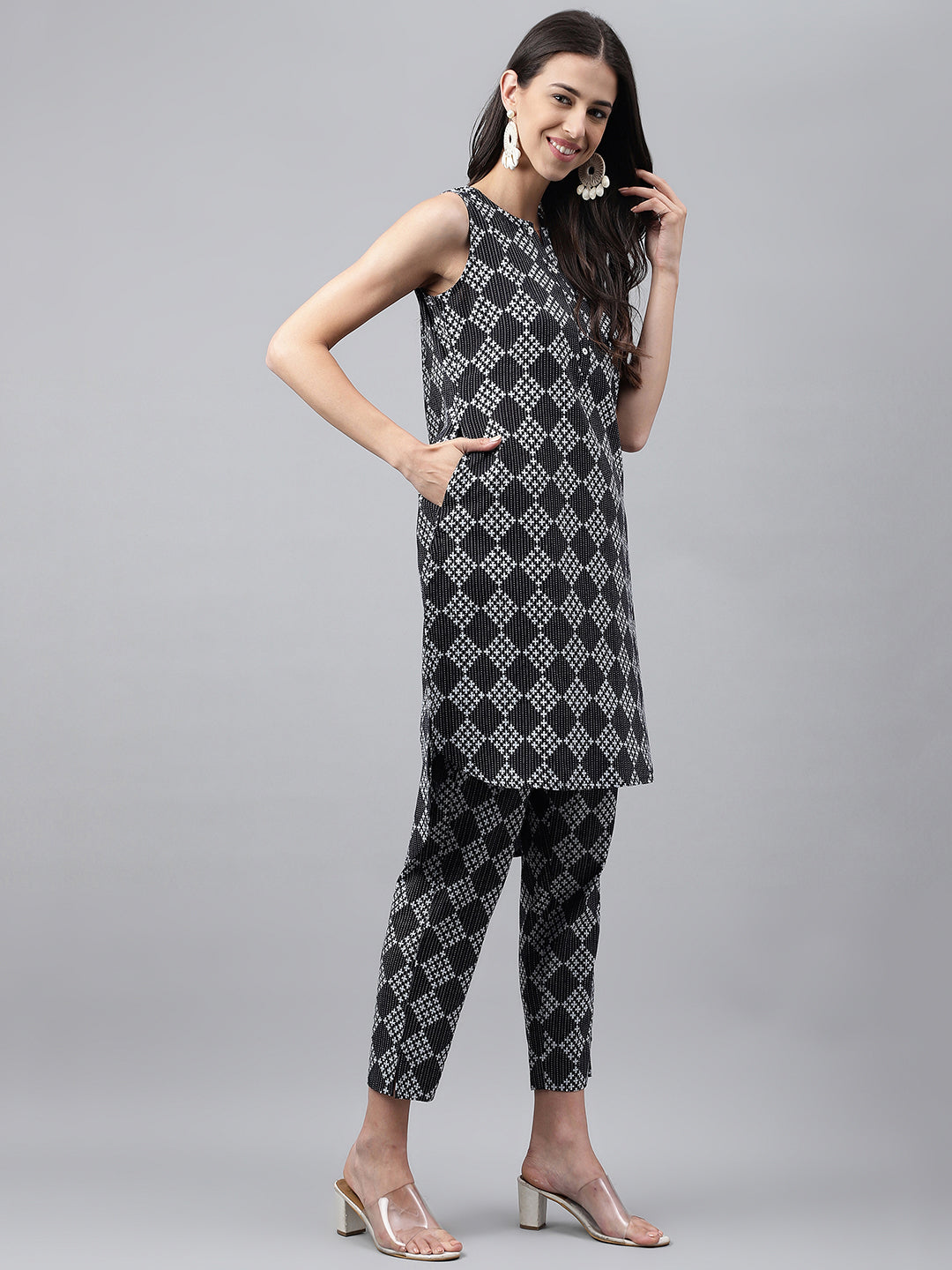 Janasya Women's Black Cotton Ethnic Motifs High Low Casual Kurta Set