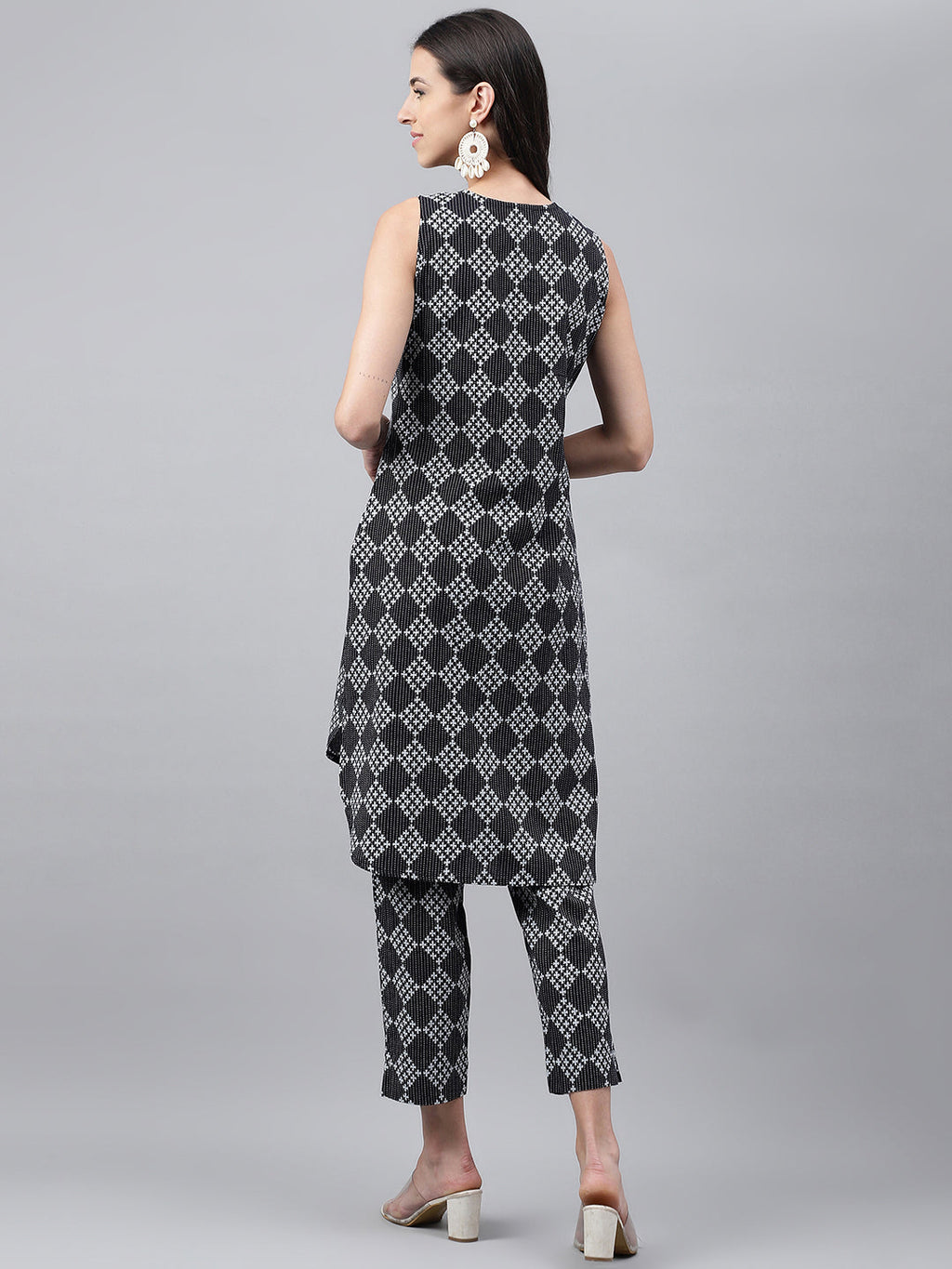 Janasya Women's Black Cotton Ethnic Motifs High Low Casual Kurta Set